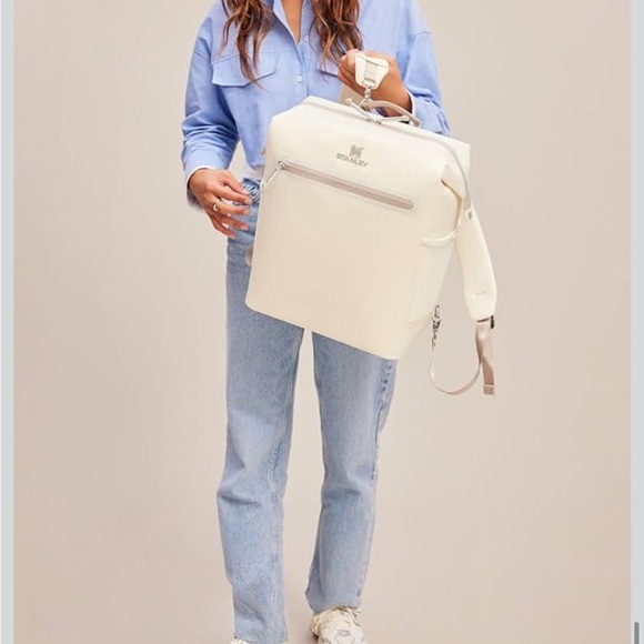 Stanley 15qt All Day Madeleine Midi Backpack Cooler black - Picture 5 of 6